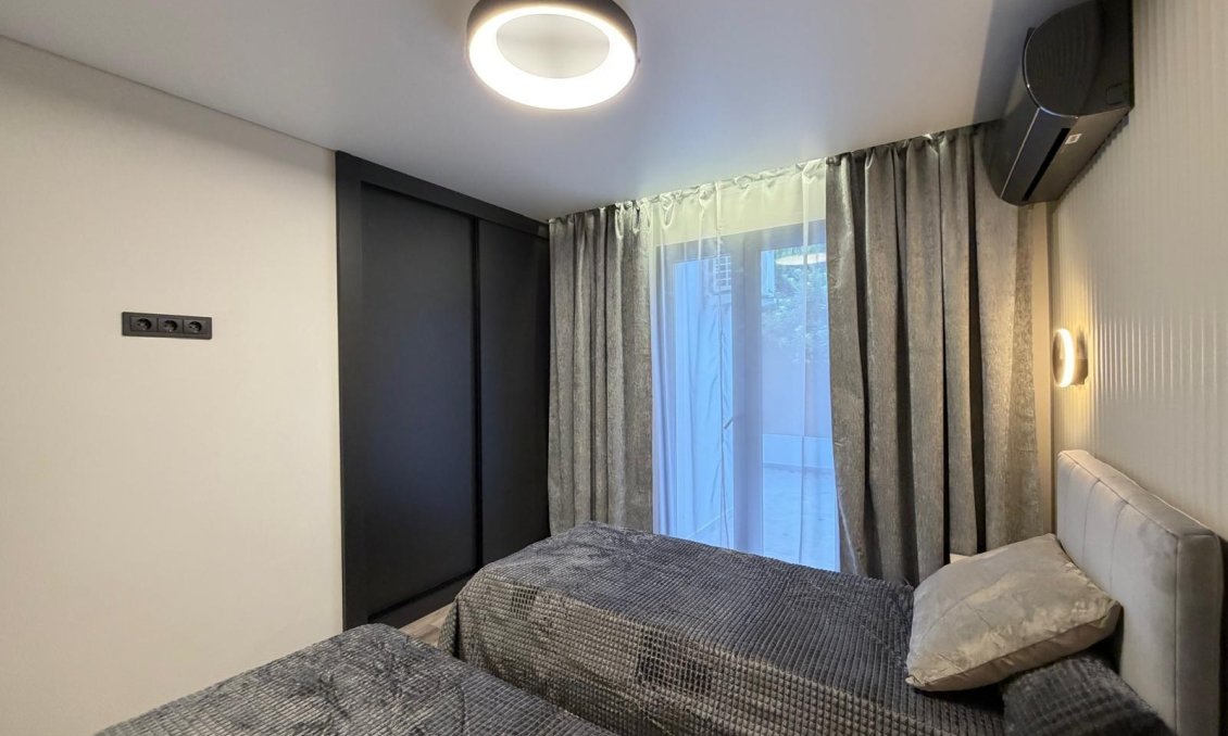 Resale - Villa -
Torrevieja - Punta Prima