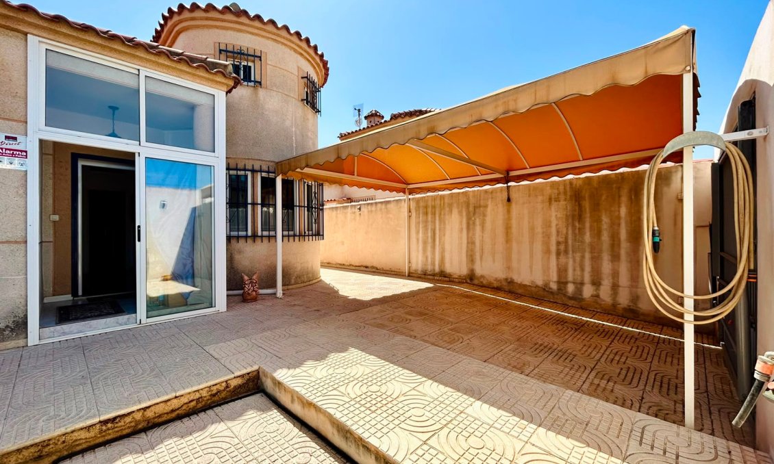 Resale - Villa -
Torrevieja - Costa Blanca