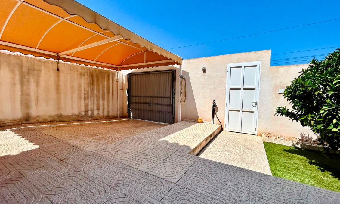 Resale - Villa -
Torrevieja - Costa Blanca