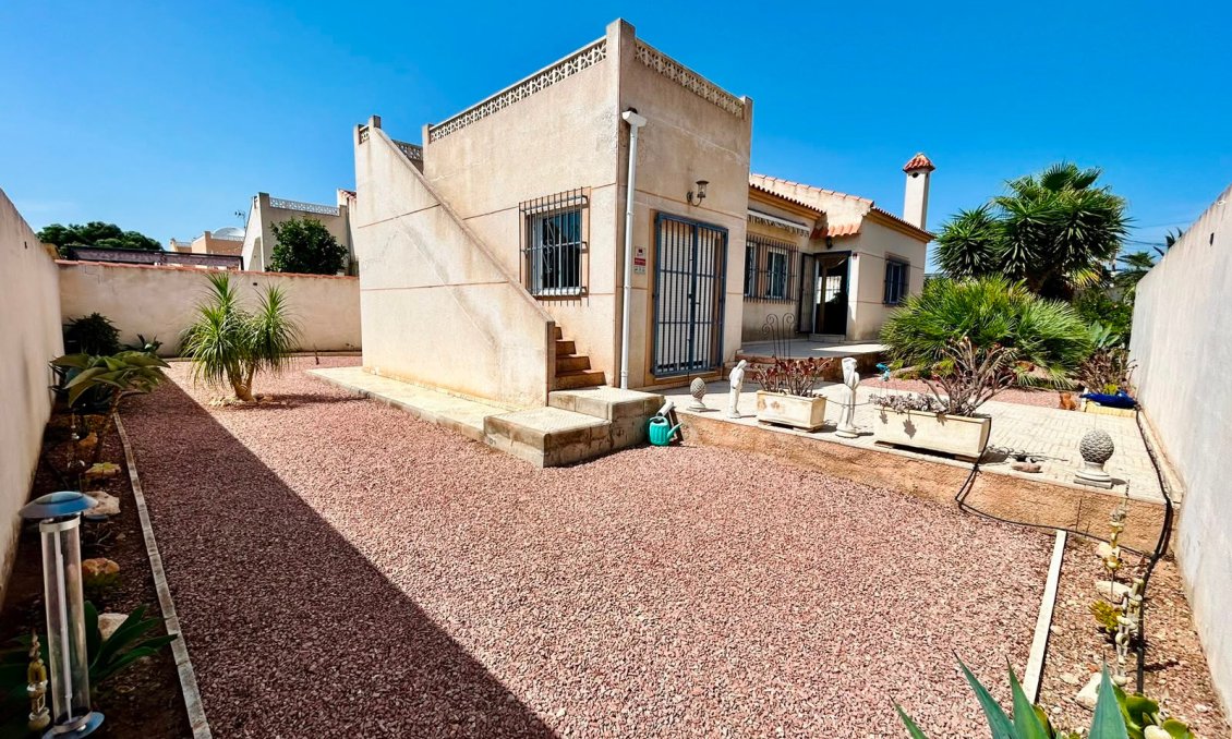 Resale - Villa -
Torrevieja - Costa Blanca