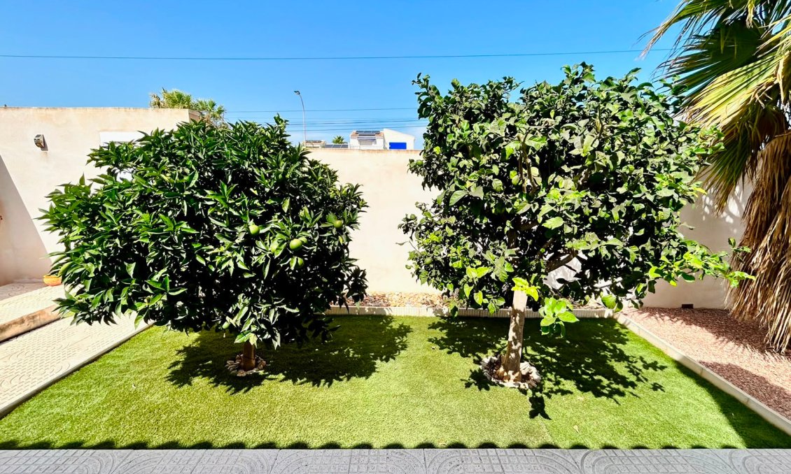 Resale - Villa -
Torrevieja - Costa Blanca