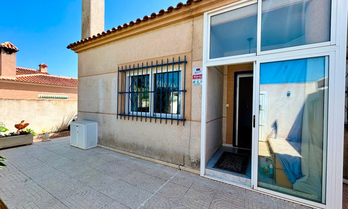Resale - Villa -
Torrevieja - Costa Blanca