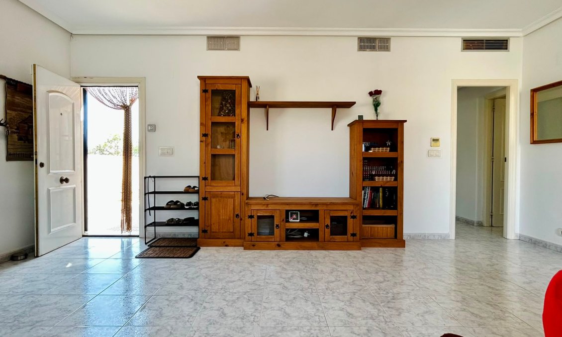 Resale - Villa -
Torrevieja - Costa Blanca