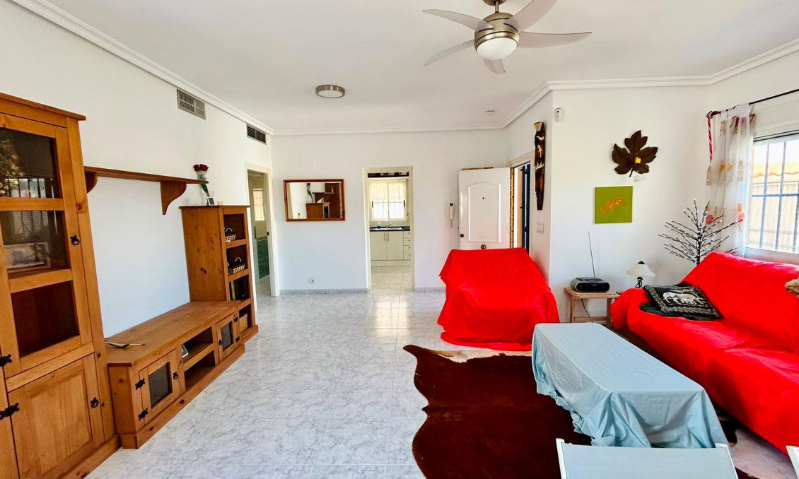 Resale - Villa -
Torrevieja - Costa Blanca