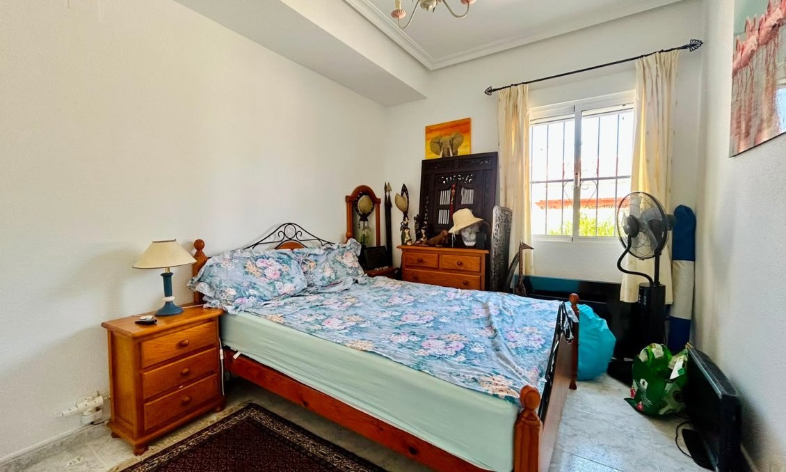 Resale - Villa -
Torrevieja - Costa Blanca