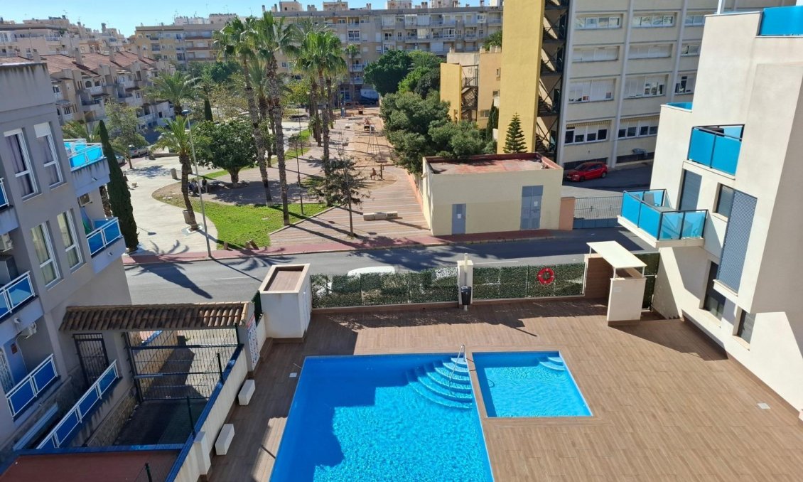 Resale - Apartment -
Torrevieja - Estacion De Autobuses