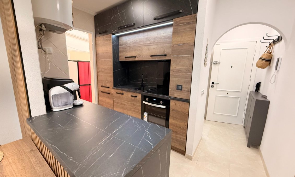 Resale - Apartment -
Torrevieja - Estacion De Autobuses