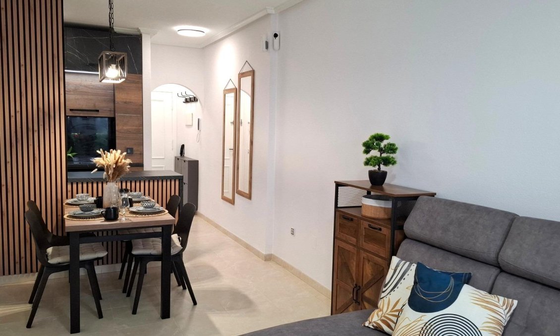 Resale - Apartment -
Torrevieja - Estacion De Autobuses