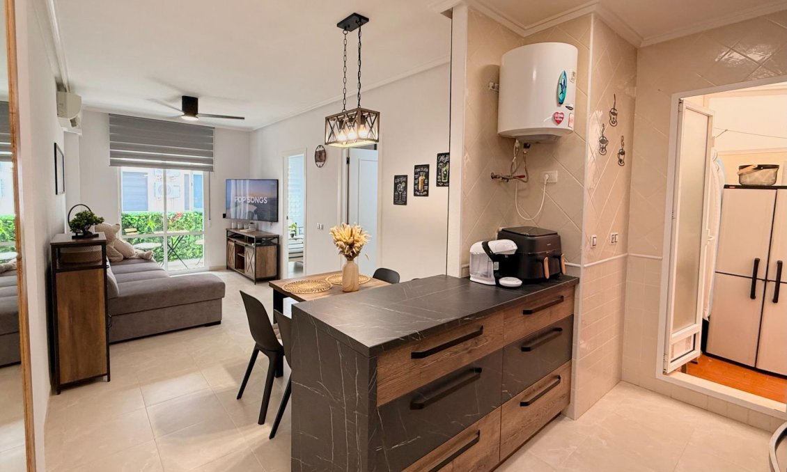 Resale - Apartment -
Torrevieja - Estacion De Autobuses