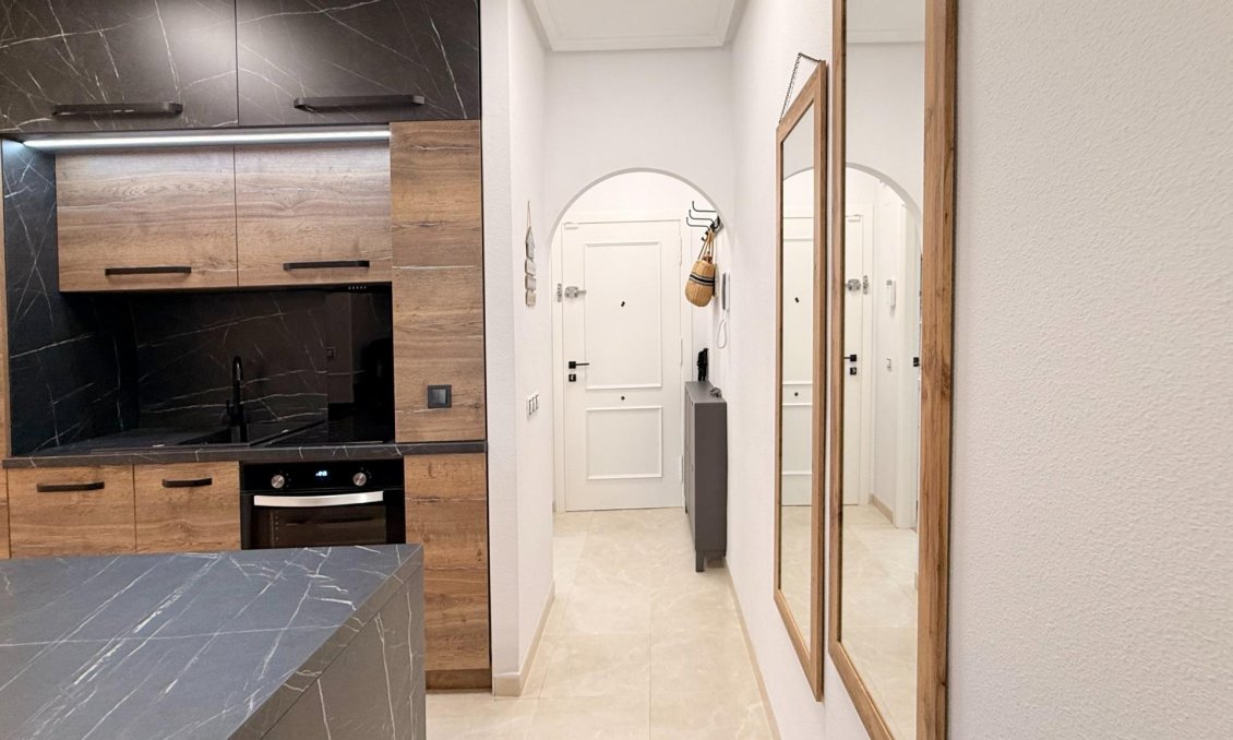 Resale - Apartment -
Torrevieja - Estacion De Autobuses