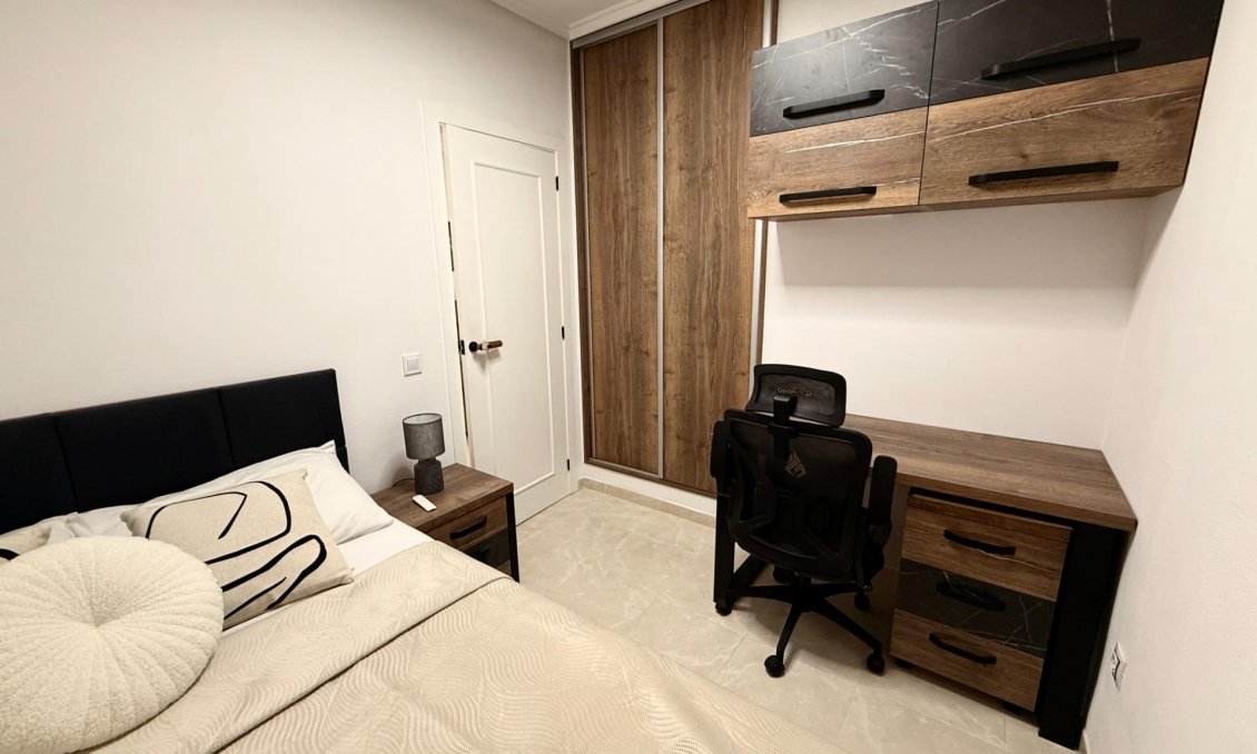 Resale - Apartment -
Torrevieja - Estacion De Autobuses