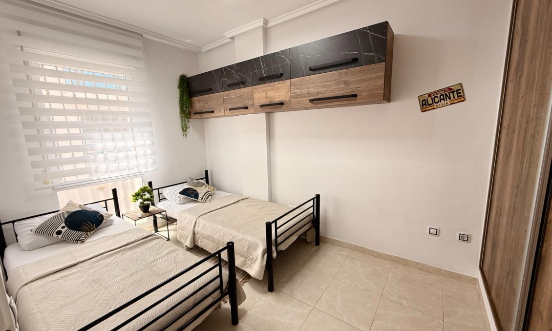 Resale - Apartment -
Torrevieja - Estacion De Autobuses