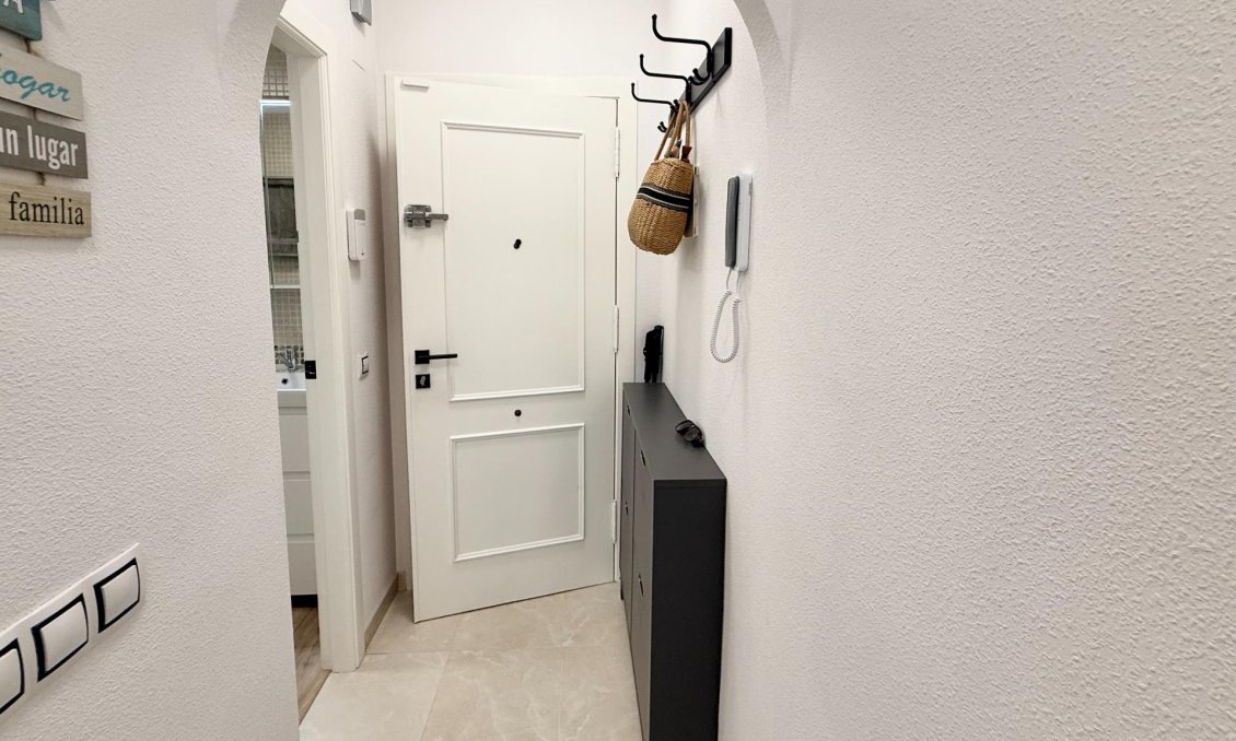Resale - Apartment -
Torrevieja - Estacion De Autobuses