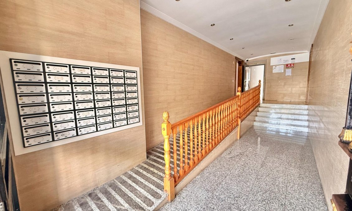 Resale - Apartment -
Torrevieja - Estacion De Autobuses