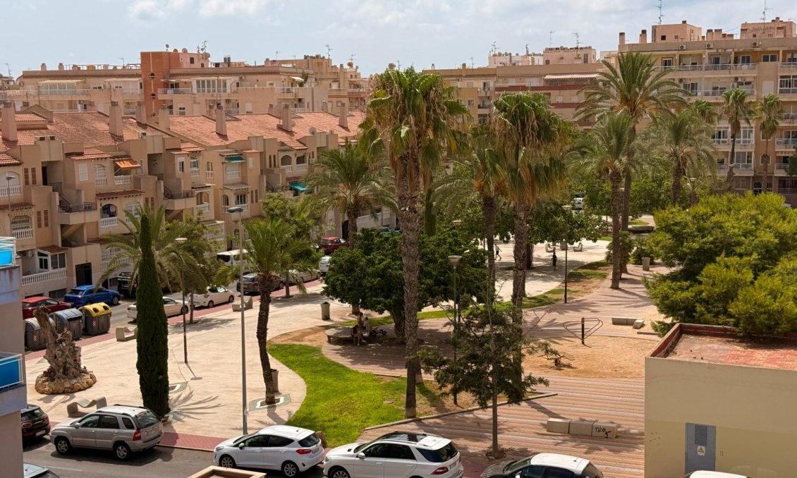 Resale - Apartment -
Torrevieja - Estacion De Autobuses