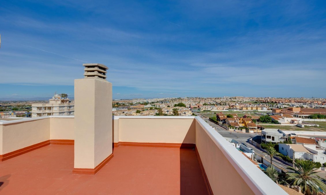 Használt Ingatlanok - Apartman -
Torrevieja - Nueva Torrevieja