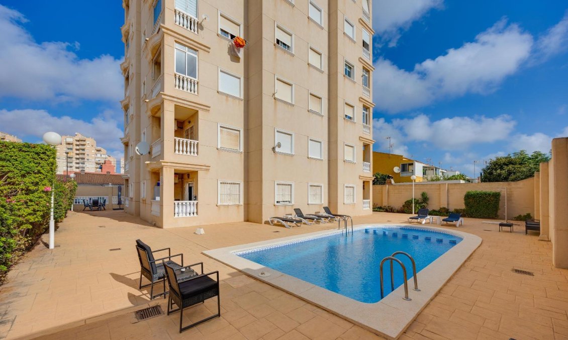 Használt Ingatlanok - Apartman -
Torrevieja - Nueva Torrevieja