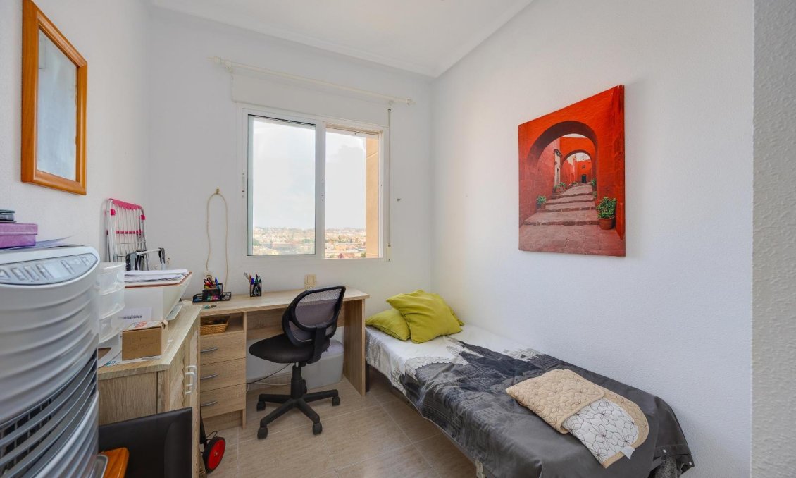 Használt Ingatlanok - Apartman -
Torrevieja - Nueva Torrevieja