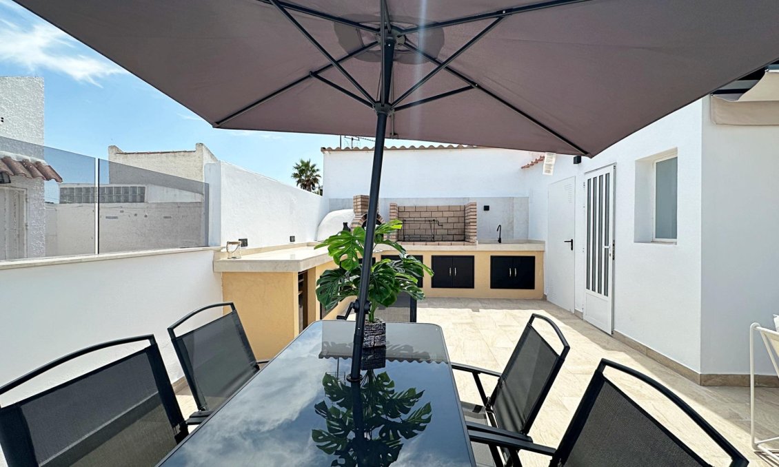 Használt Ingatlanok - Sorház -
Torrevieja - Calas Blanca