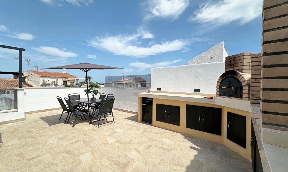 Használt Ingatlanok - Sorház -
Torrevieja - Calas Blanca