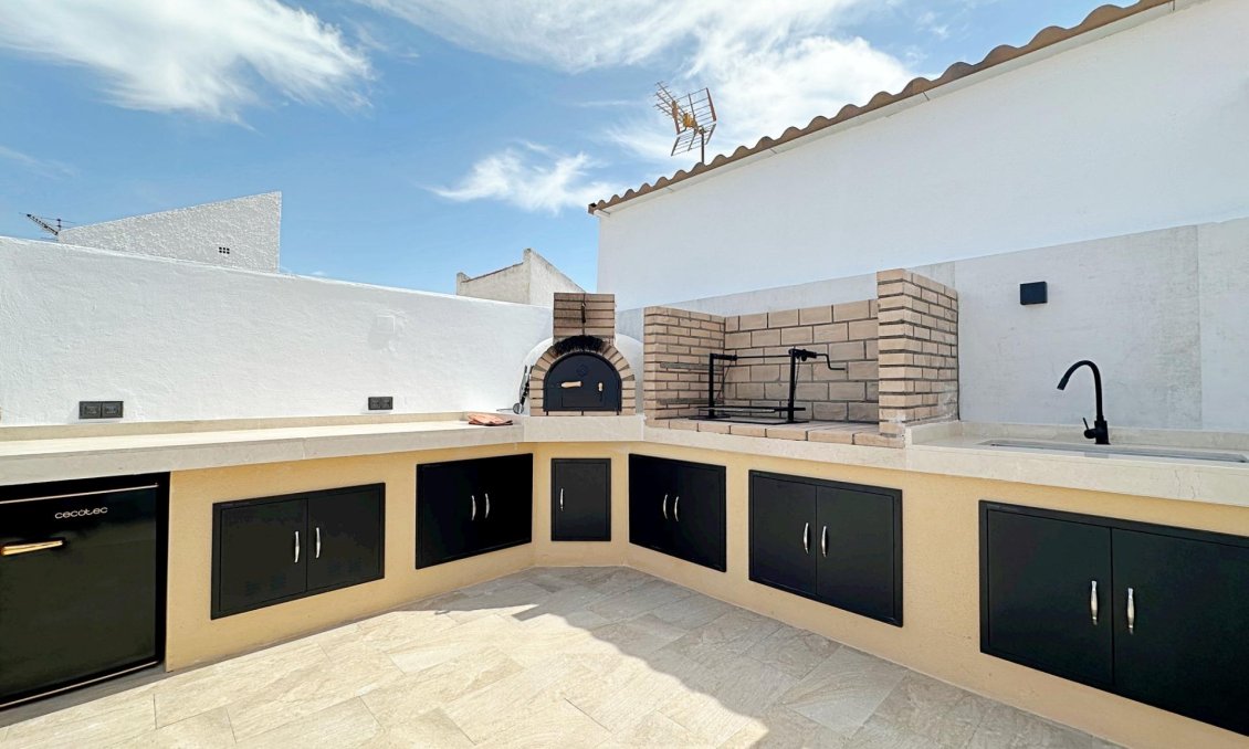 Használt Ingatlanok - Sorház -
Torrevieja - Calas Blanca