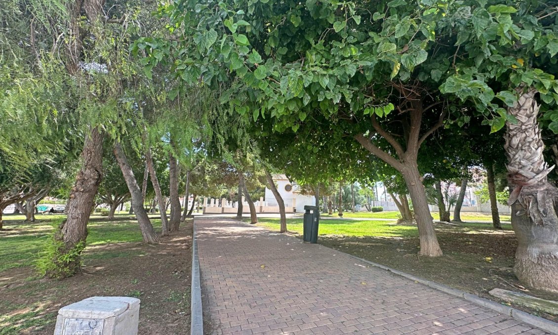 Használt Ingatlanok - Sorház -
Torrevieja - Calas Blanca