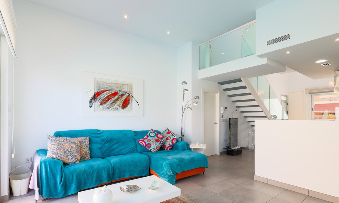 Resale - Villa / Semi semi-detached -
Dolores - Costa Blanca