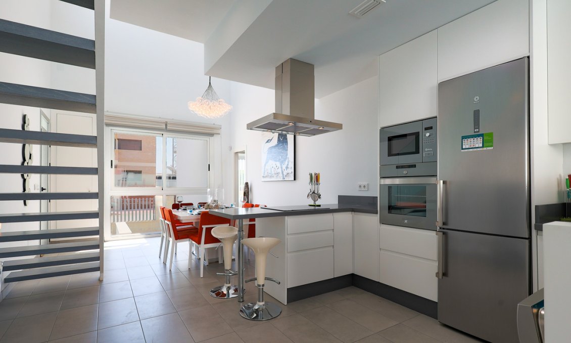 Resale - Villa / Semi semi-detached -
Dolores - Costa Blanca