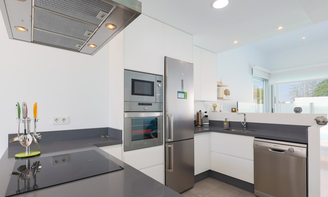 Resale - Villa / Semi semi-detached -
Dolores - Costa Blanca