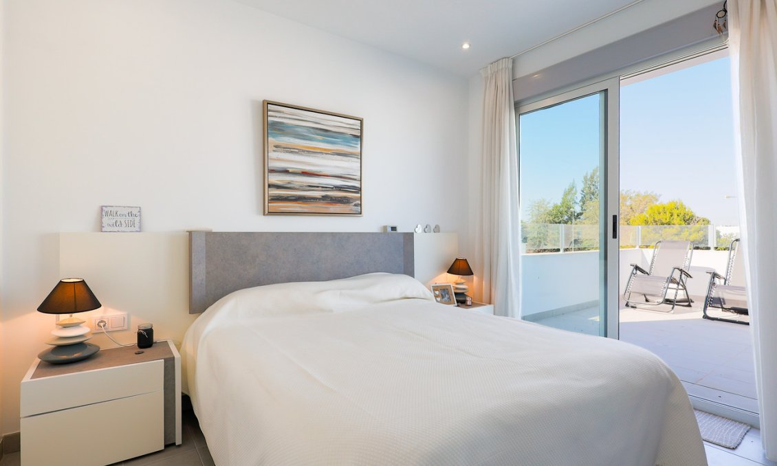 Resale - Villa / Semi semi-detached -
Dolores - Costa Blanca