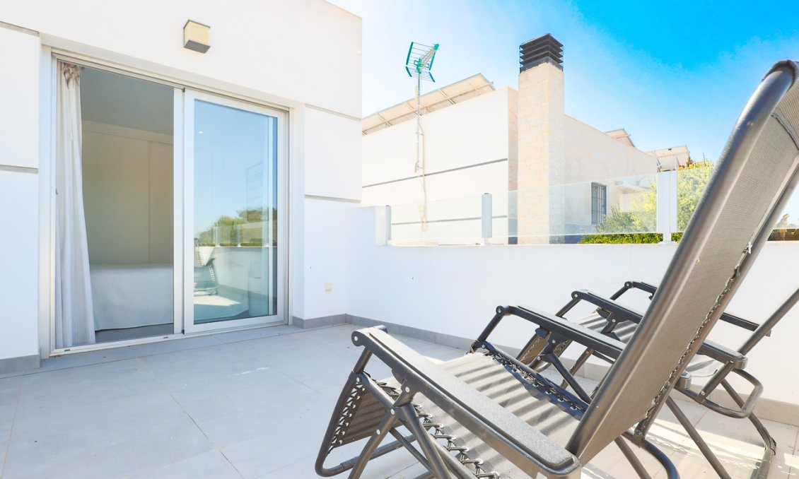Resale - Villa / Semi semi-detached -
Dolores - Costa Blanca