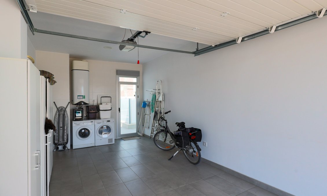 Resale - Villa / Semi semi-detached -
Dolores - Costa Blanca