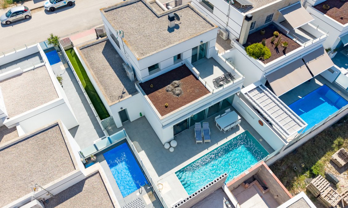 Resale - Villa / Semi semi-detached -
Dolores - Costa Blanca