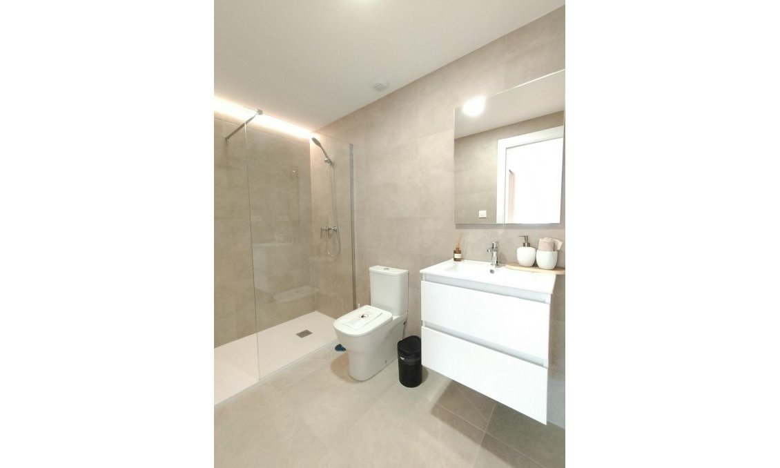 Neue Gebäude - Wohnung -
Monforte del Cid - Alenda Golf
