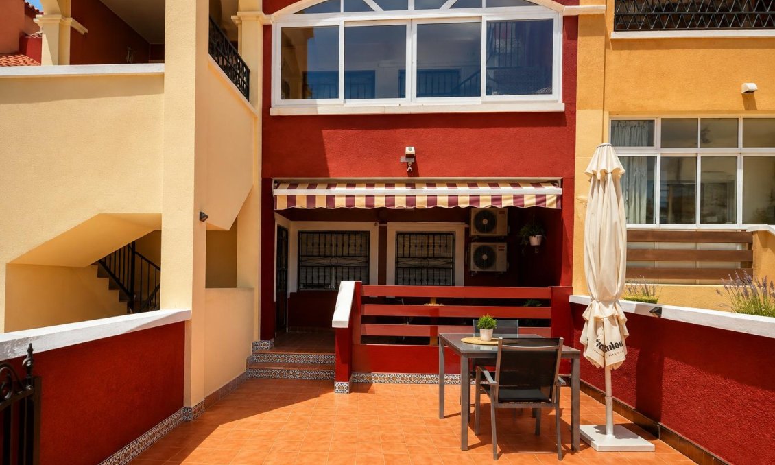 Resale - Bungalow -
Orihuela Costa - Costa Blanca