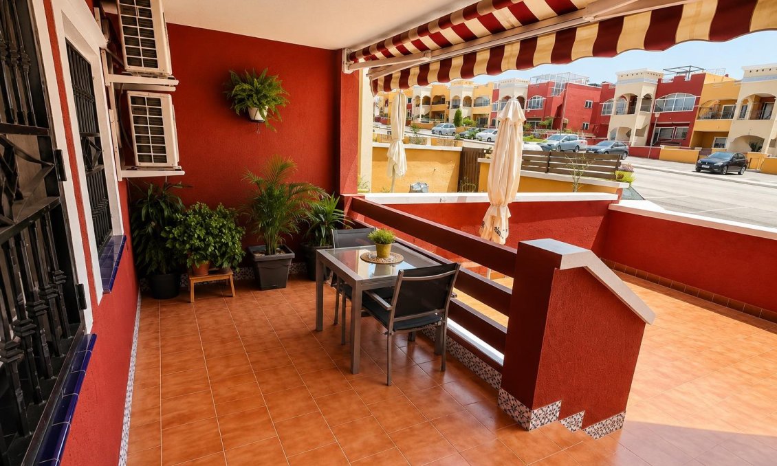 Resale - Bungalow -
Orihuela Costa - Costa Blanca