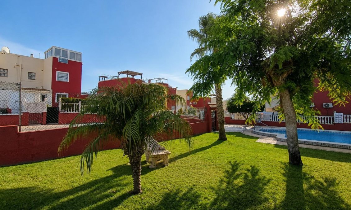 Resale - Bungalow -
Orihuela Costa - Costa Blanca