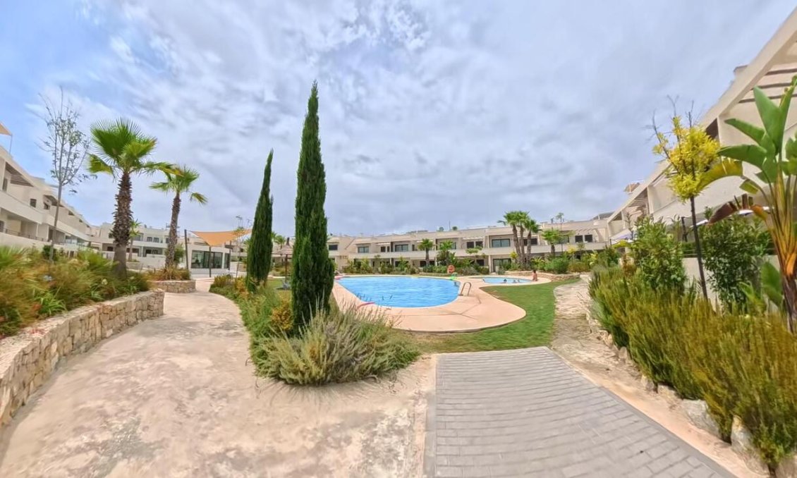 Használt Ingatlanok - Tetőtéri lakás -
Torrevieja