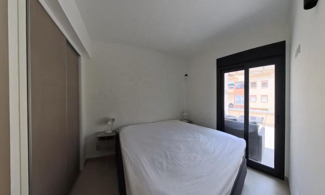 Használt Ingatlanok - Tetőtéri lakás -
Torrevieja