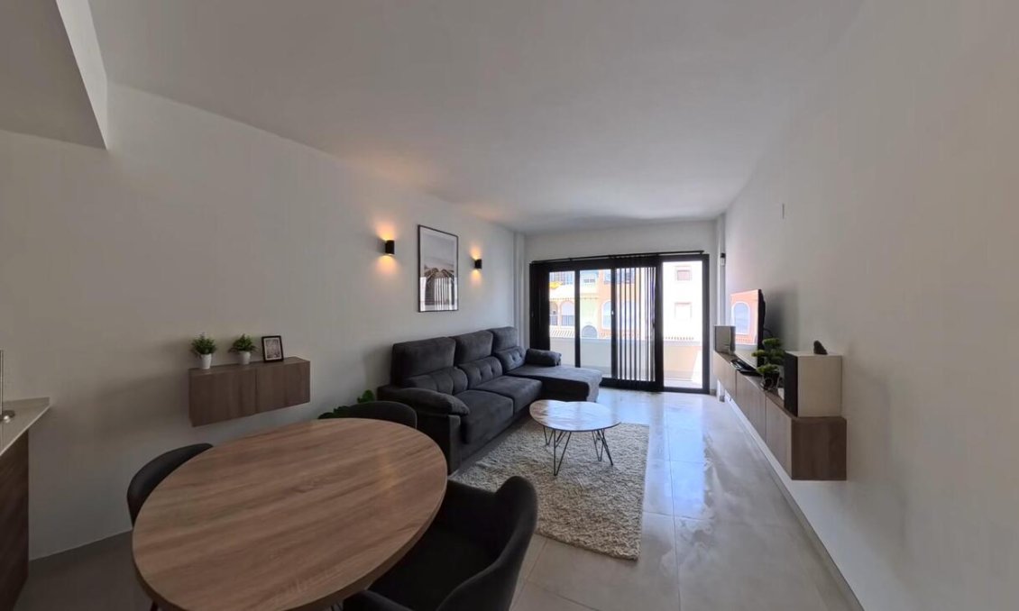 Használt Ingatlanok - Tetőtéri lakás -
Torrevieja