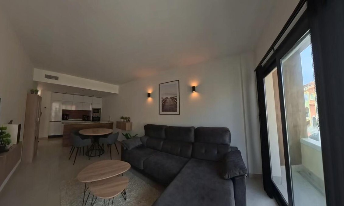 Használt Ingatlanok - Tetőtéri lakás -
Torrevieja