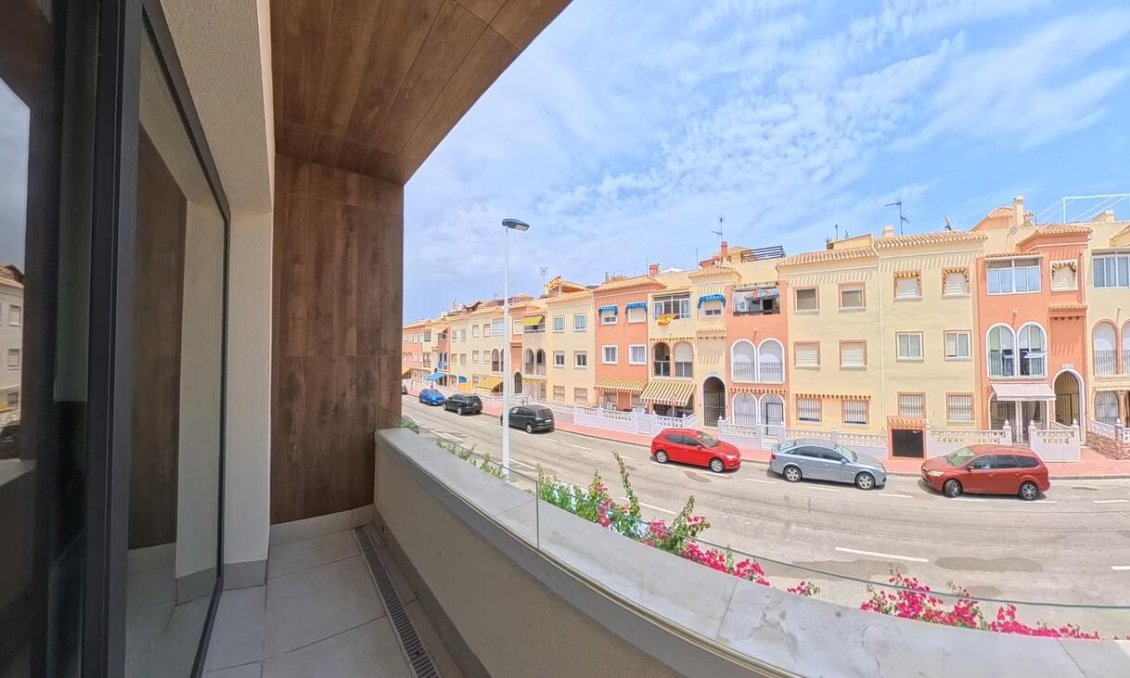 Használt Ingatlanok - Tetőtéri lakás -
Torrevieja