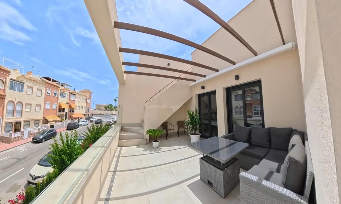 Használt Ingatlanok - Tetőtéri lakás -
Torrevieja