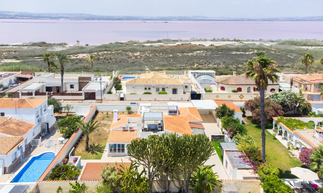 Használt Ingatlanok - Villa -
Torrevieja - Torreta