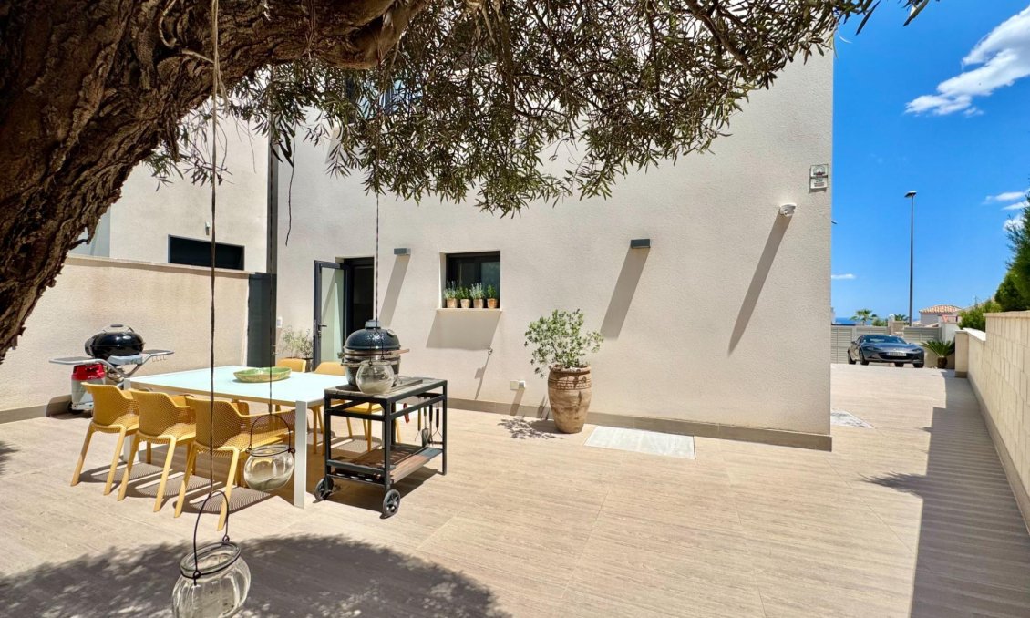 Resale - Villa -
San Miguel de Salinas - Bellavista