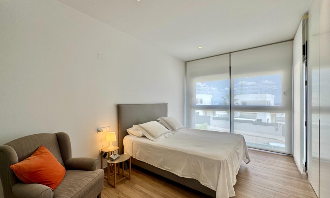 Resale - Villa -
San Miguel de Salinas - Bellavista