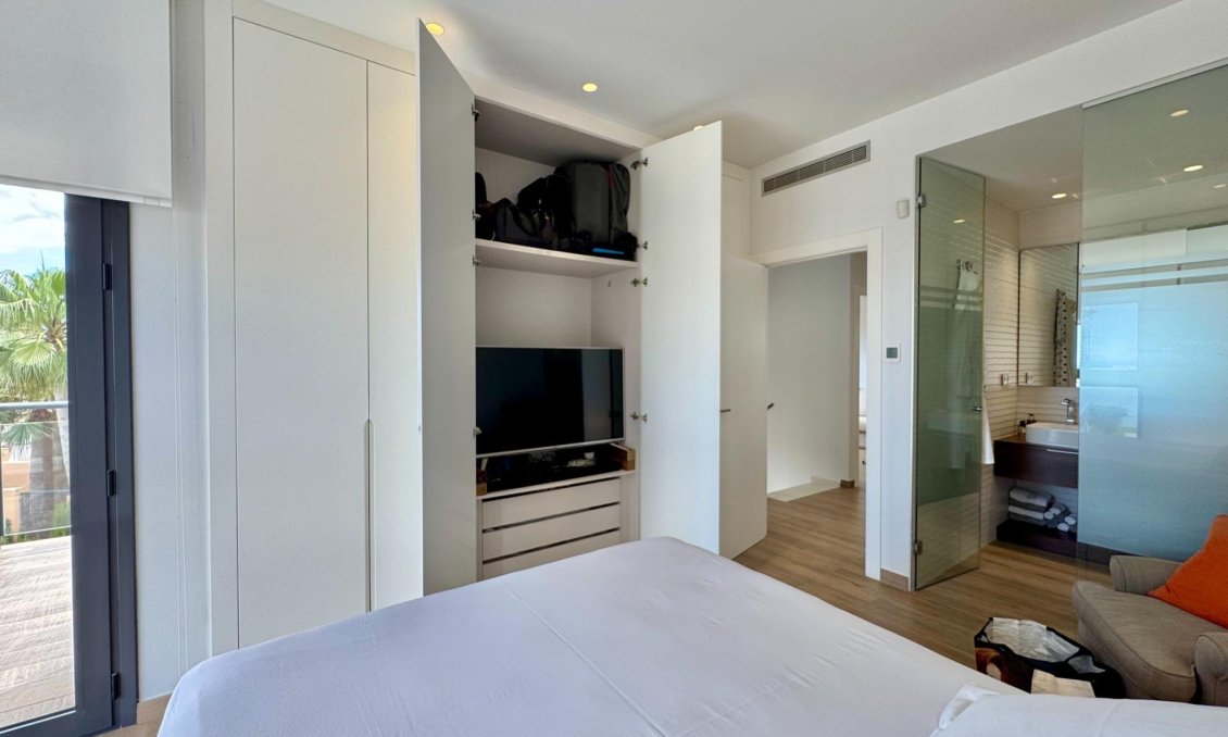Resale - Villa -
San Miguel de Salinas - Bellavista
