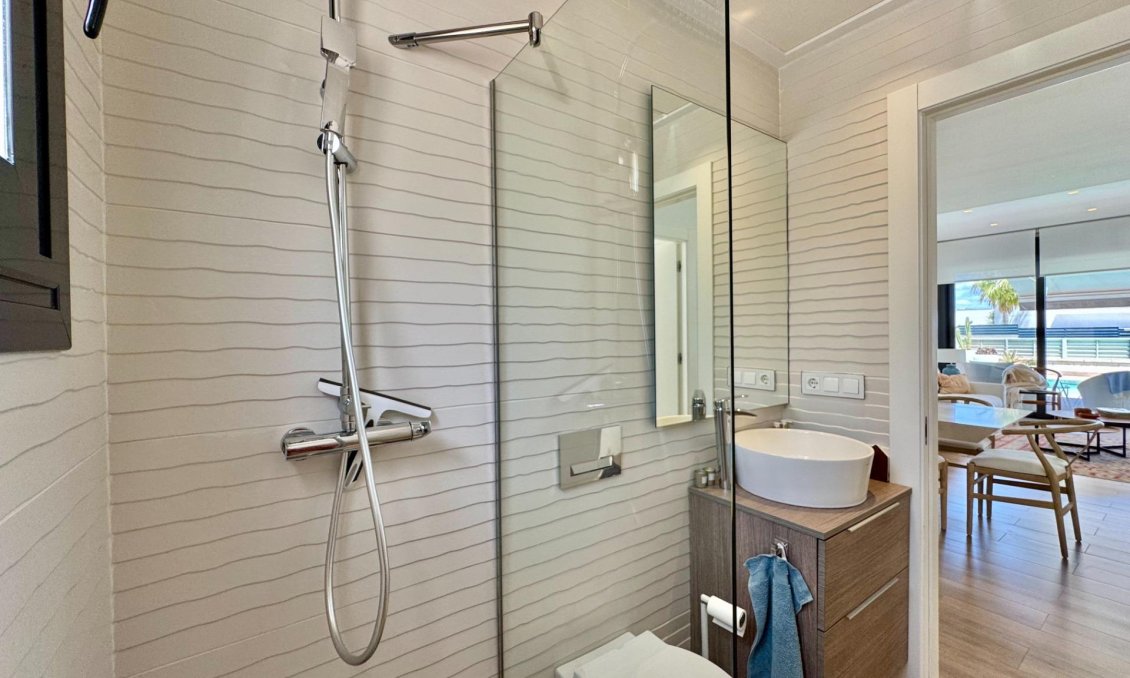 Resale - Villa -
San Miguel de Salinas - Bellavista