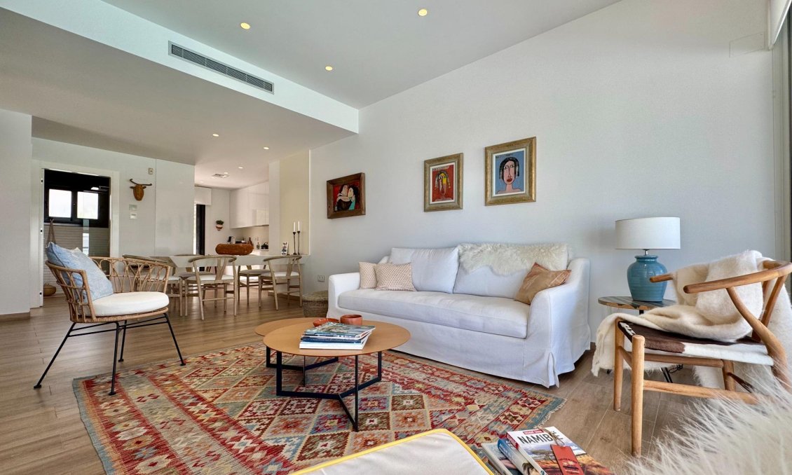 Resale - Villa -
San Miguel de Salinas - Bellavista