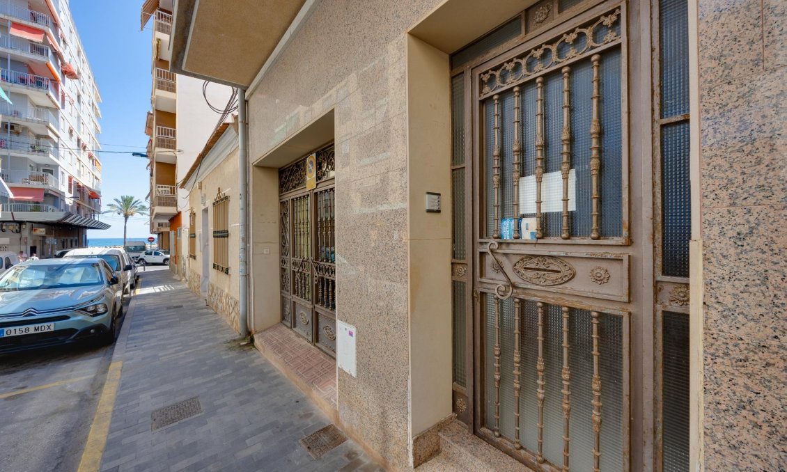 Használt Ingatlanok - Apartman -
Torrevieja - Paseo Maritimo